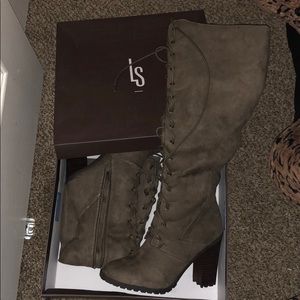 Size 6 boots in Olive, Reese Taupe